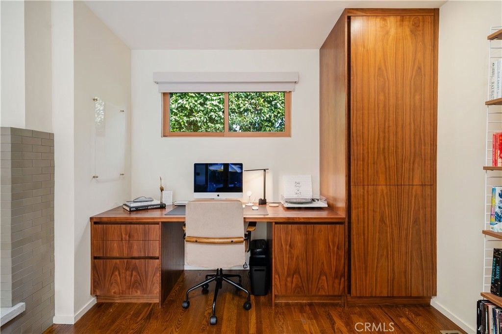 Image 15 of property listing at 1011 W Mountain, Glendale, CA 91202