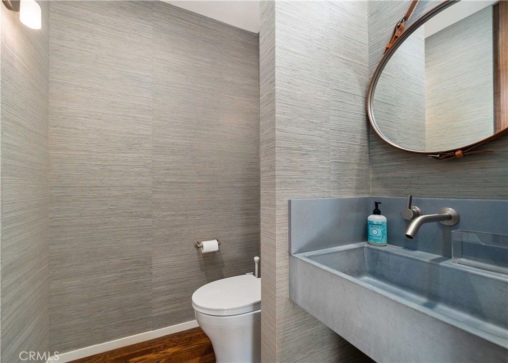 Image 20 of property listing at 1011 W Mountain, Glendale, CA 91202