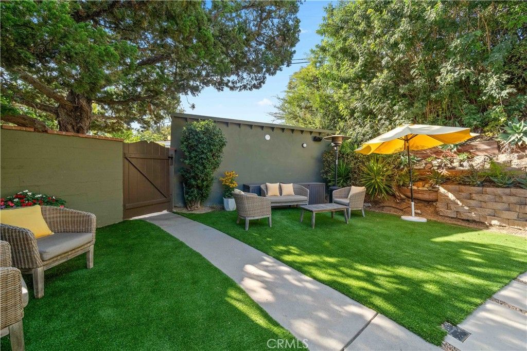 Image 25 of property listing at 1011 W Mountain, Glendale, CA 91202