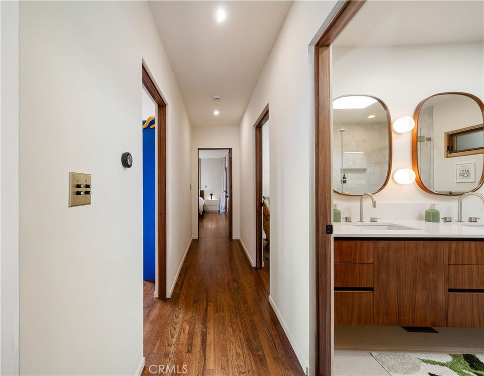 Image 27 of property listing at 1011 W Mountain, Glendale, CA 91202