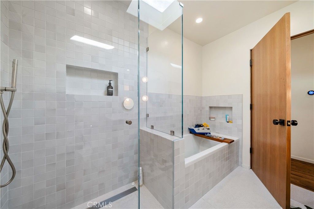 Image 29 of property listing at 1011 W Mountain, Glendale, CA 91202