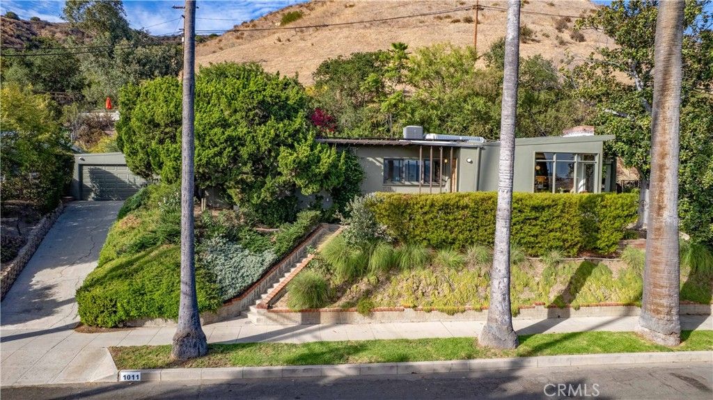 Image 35 of property listing at 1011 W Mountain, Glendale, CA 91202