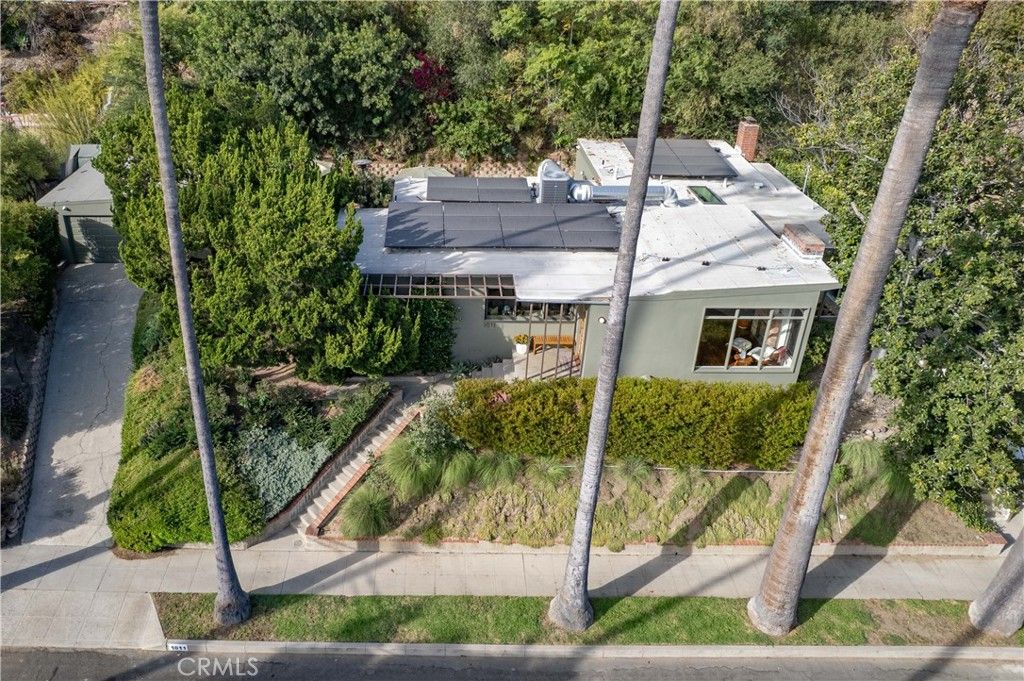 Image 36 of property listing at 1011 W Mountain, Glendale, CA 91202