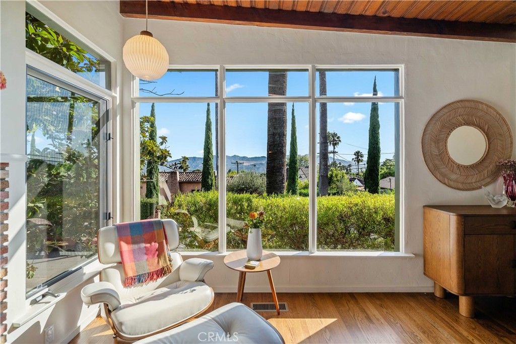 Image 40 of property listing at 1011 W Mountain, Glendale, CA 91202