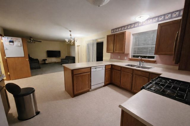 1819 Lake Shore Drive, Romeoville, IL 60446