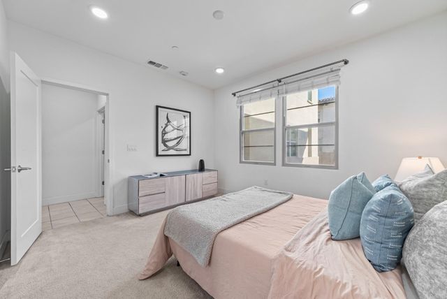 1087 Bigleaf Place 105, San Jose, CA 95131