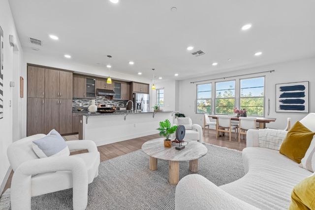 1087 Bigleaf Place 105, San Jose, CA 95131