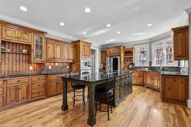 7601 Crossing Ridge Drive, Belews Creek, NC 27009