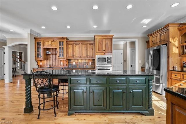 7601 Crossing Ridge Drive, Belews Creek, NC 27009