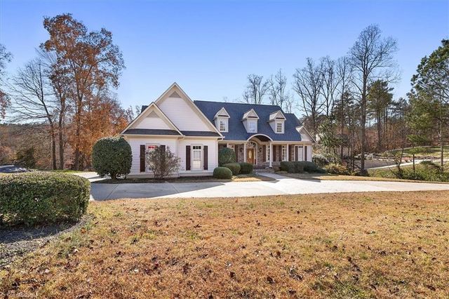 7601 Crossing Ridge Drive, Belews Creek, NC 27009