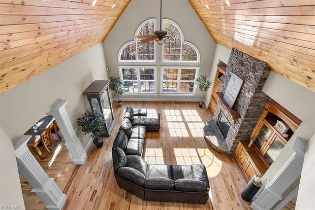 7601 Crossing Ridge Drive, Belews Creek, NC 27009