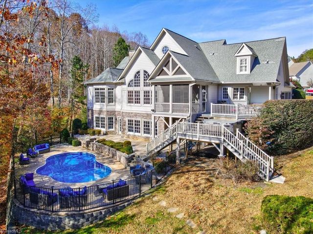 7601 Crossing Ridge Drive, Belews Creek, NC 27009