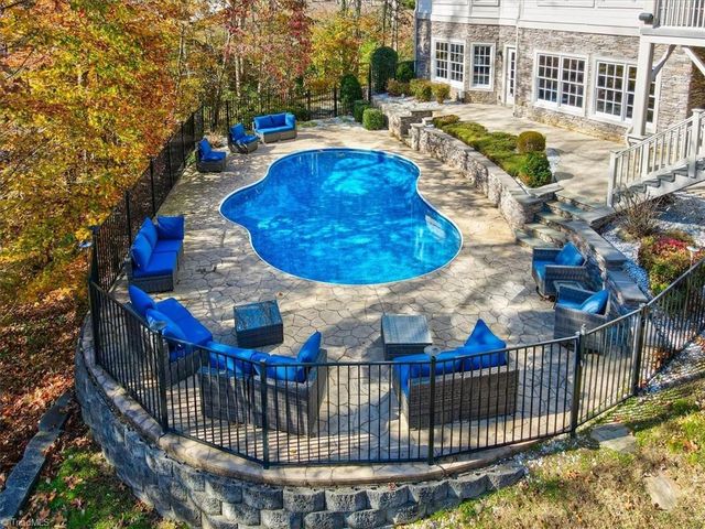 7601 Crossing Ridge Drive, Belews Creek, NC 27009