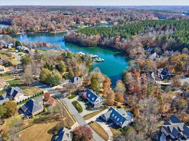 7601 Crossing Ridge Drive, Belews Creek, NC 27009