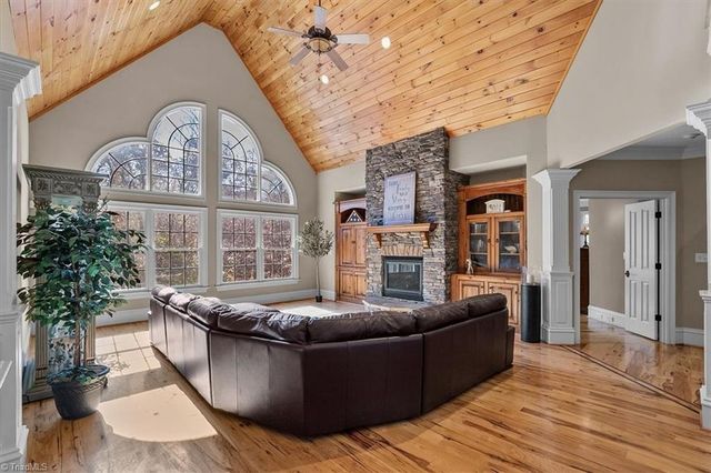 7601 Crossing Ridge Drive, Belews Creek, NC 27009