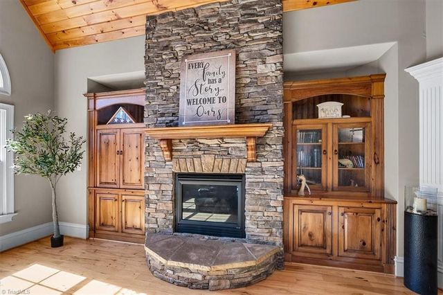 7601 Crossing Ridge Drive, Belews Creek, NC 27009