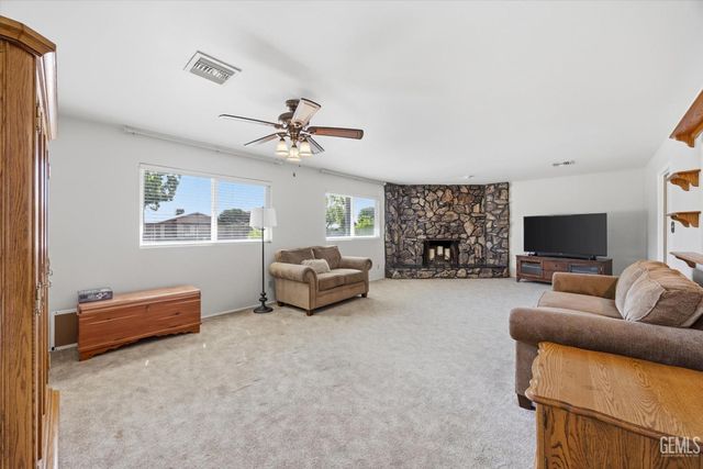 4513 McCray Street, Bakersfield, CA 93308