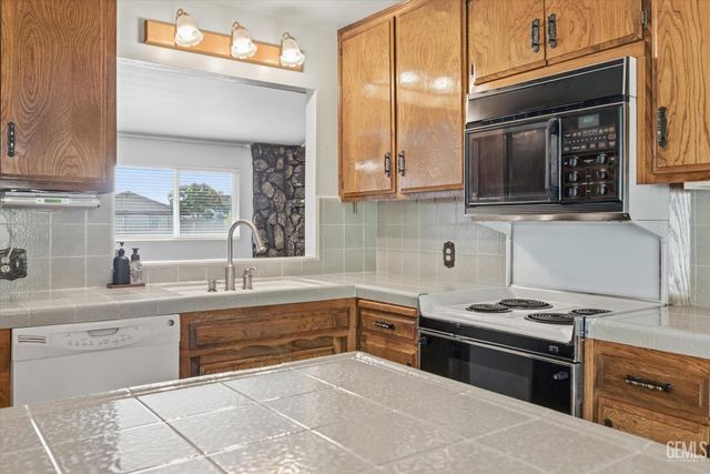 4513 McCray Street, Bakersfield, CA 93308