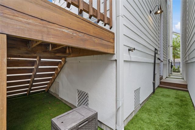 2409 Bevis Street, Houston, TX 77008