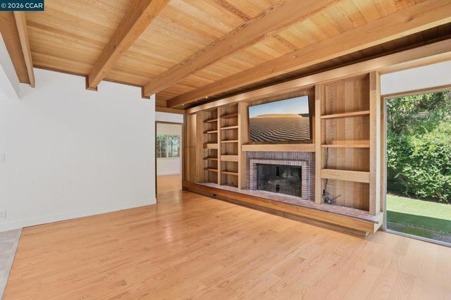 3394 Santa Maria Ct, Lafayette, CA 94549