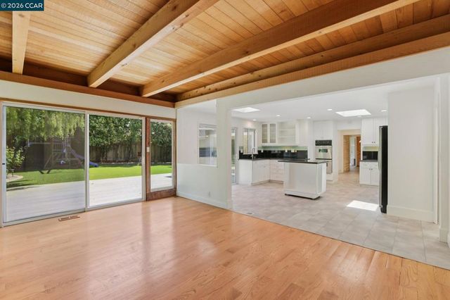 3394 Santa Maria Ct, Lafayette, CA 94549