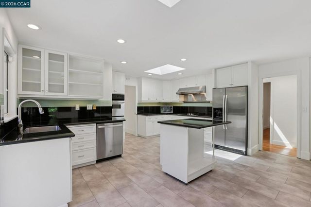 3394 Santa Maria Ct, Lafayette, CA 94549