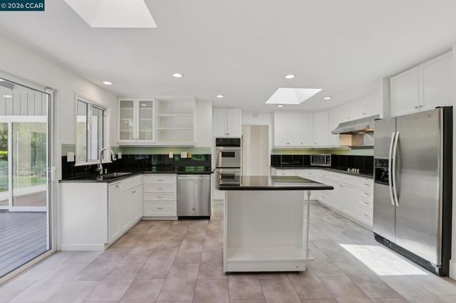 3394 Santa Maria Ct, Lafayette, CA 94549