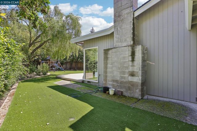 3394 Santa Maria Ct, Lafayette, CA 94549