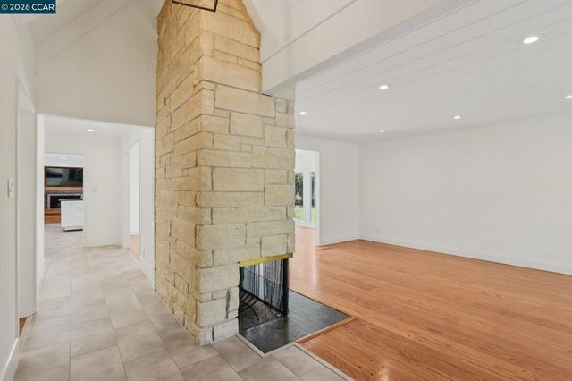 3394 Santa Maria Ct, Lafayette, CA 94549