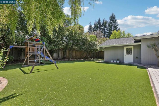 3394 Santa Maria Ct, Lafayette, CA 94549