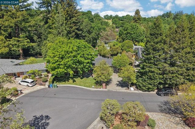 3394 Santa Maria Ct, Lafayette, CA 94549