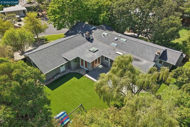 3394 Santa Maria Ct, Lafayette, CA 94549