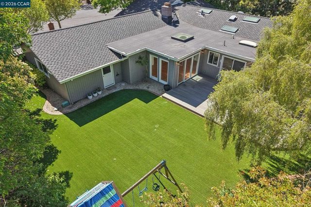 3394 Santa Maria Ct, Lafayette, CA 94549