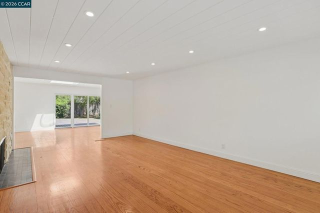 3394 Santa Maria Ct, Lafayette, CA 94549