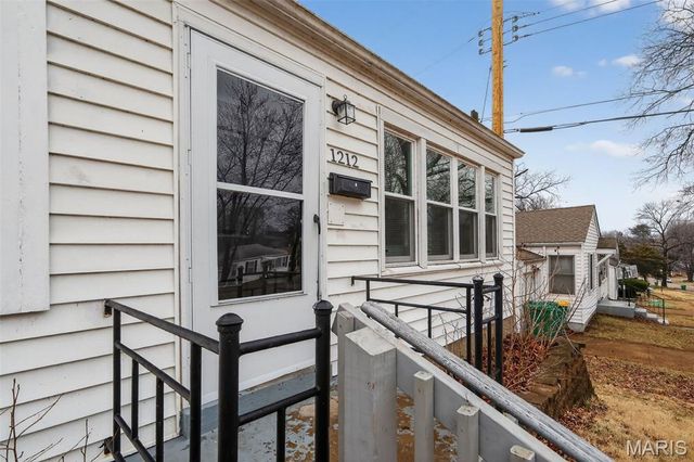 1212 Kilgore Drive, St Louis, MO 63137