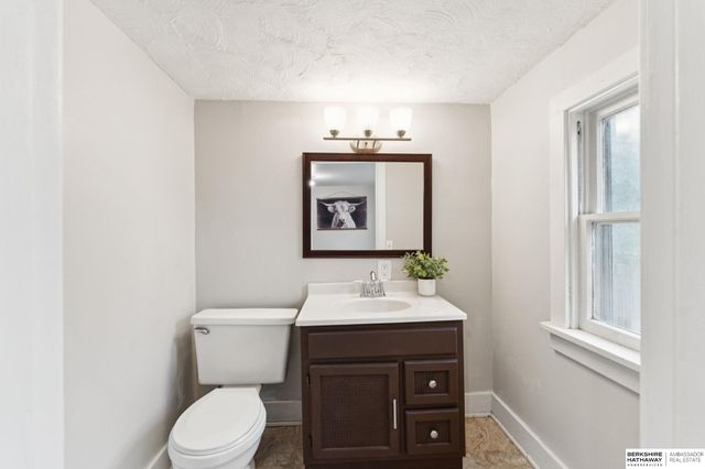 6460 Parker Street, Omaha, NE 68104