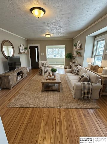 6460 Parker Street, Omaha, NE 68104