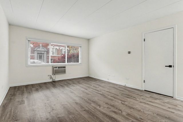 135 S Kenilworth Avenue 6, Oak Park, IL 60302