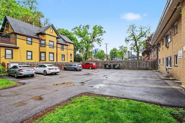 135 S Kenilworth Avenue 6, Oak Park, IL 60302