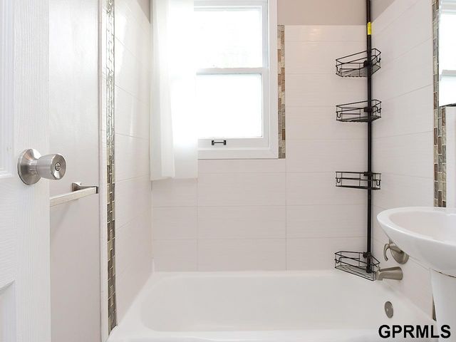 7345 S 69 Street, La Vista, NE 68128