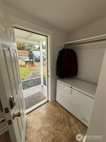 1132 Fowler Street, Raymond, WA 98577