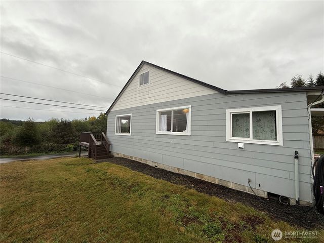 1132 Fowler Street, Raymond, WA 98577