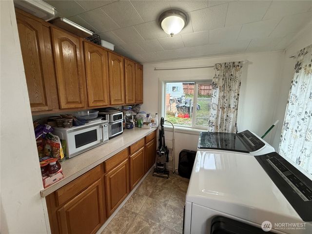 1132 Fowler Street, Raymond, WA 98577