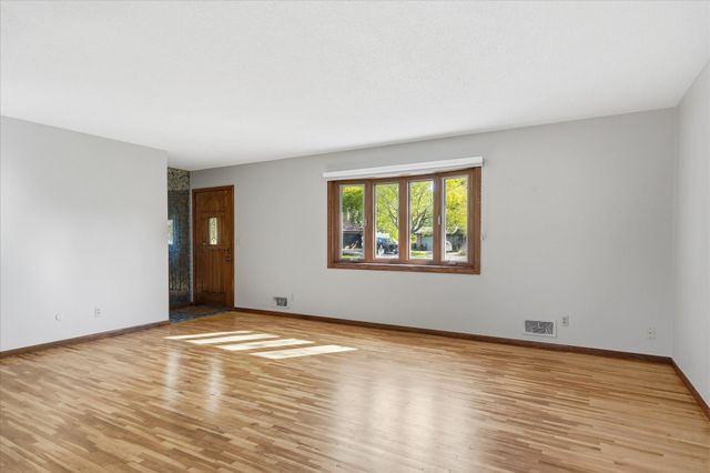 3865 Palisade Point, Eagan, MN 55122