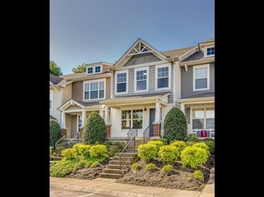 596 Flintlock Ct, Nashville, TN 37217