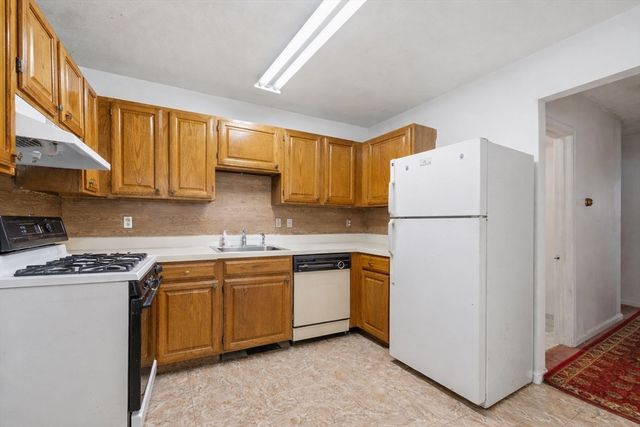 21 Ferndale St 2B, Boston, MA 02124