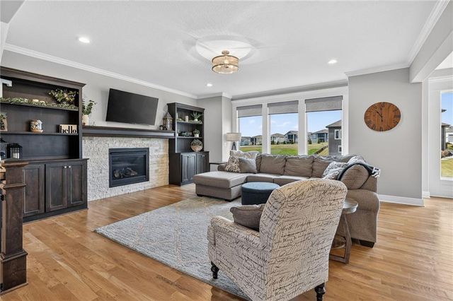 4011 W 157th Terrace, Overland Park, KS 66224