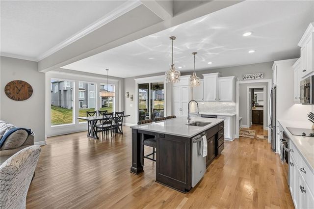 4011 W 157th Terrace, Overland Park, KS 66224