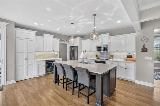 4011 W 157th Terrace, Overland Park, KS 66224