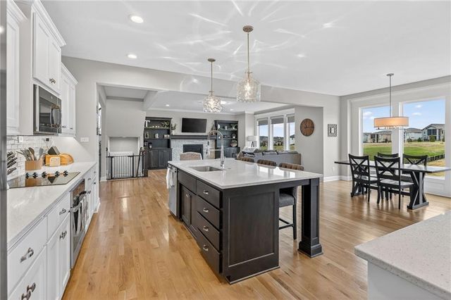 4011 W 157th Terrace, Overland Park, KS 66224